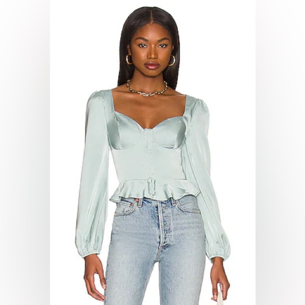 ASTR Hook‎ & Eye Front Peplum Top